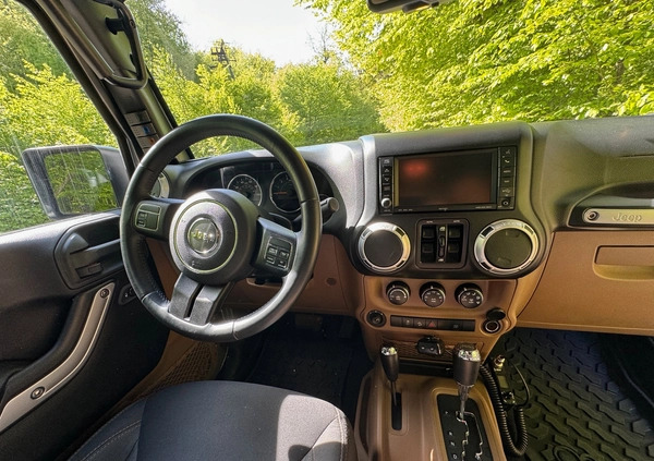 Jeep Wrangler cena 142000 przebieg: 90000, rok produkcji 2017 z Gdańsk małe 352